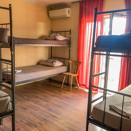 Hostel Anton Tivat Ngoại thất bức ảnh