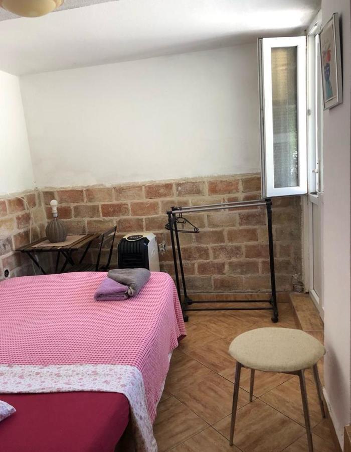 Hostel Anton Tivat Ngoại thất bức ảnh