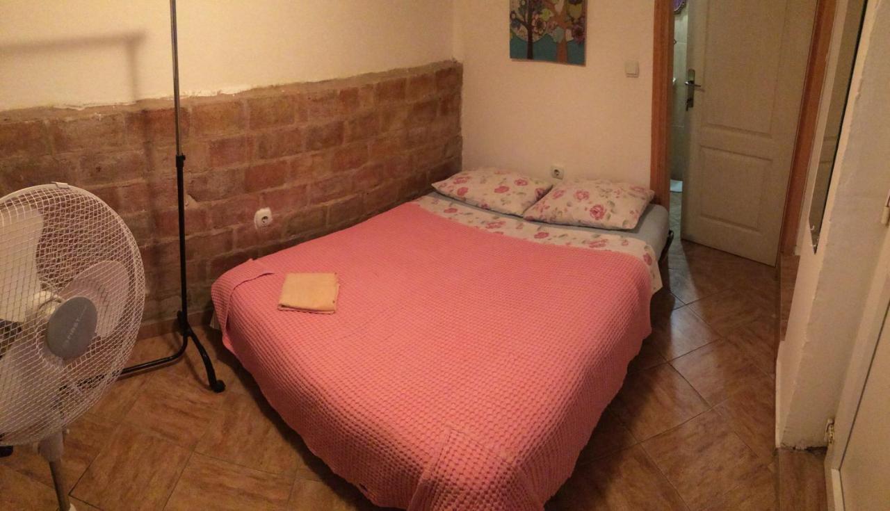 Hostel Anton Tivat Ngoại thất bức ảnh