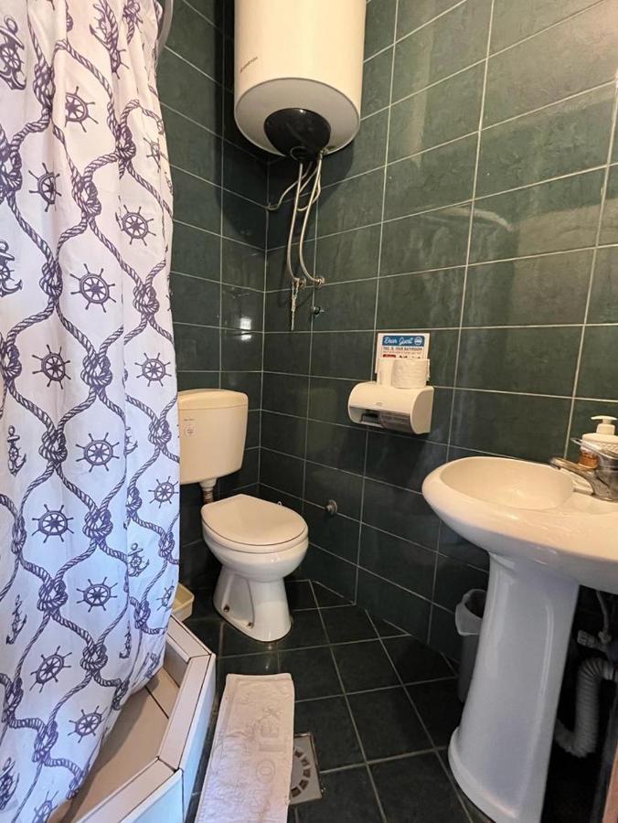 Hostel Anton Tivat Ngoại thất bức ảnh