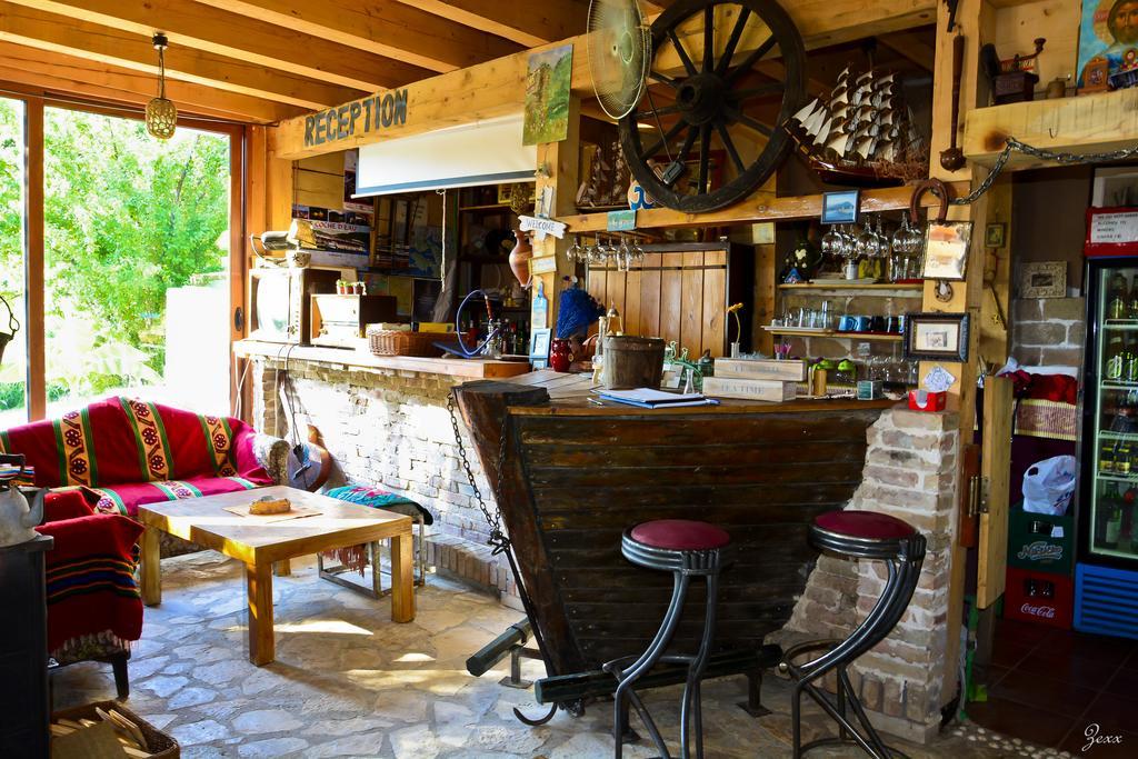 Hostel Anton Tivat Ngoại thất bức ảnh