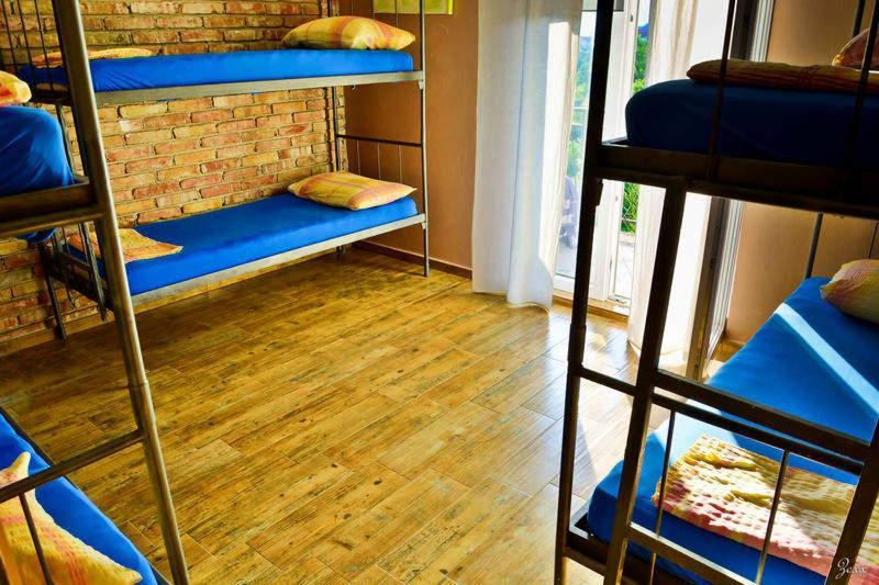 Hostel Anton Tivat Ngoại thất bức ảnh