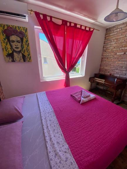Hostel Anton Tivat Ngoại thất bức ảnh
