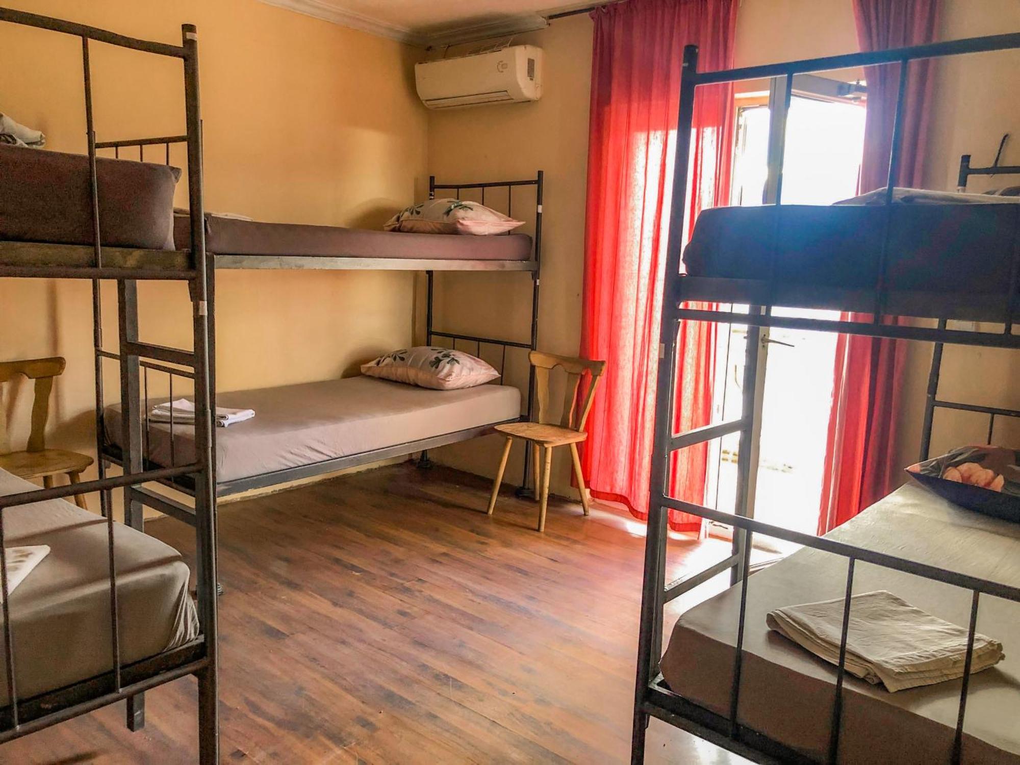 Hostel Anton Tivat Ngoại thất bức ảnh