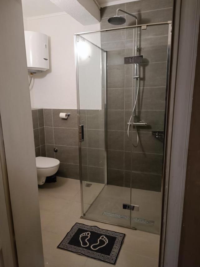 Hostel Anton Tivat Ngoại thất bức ảnh