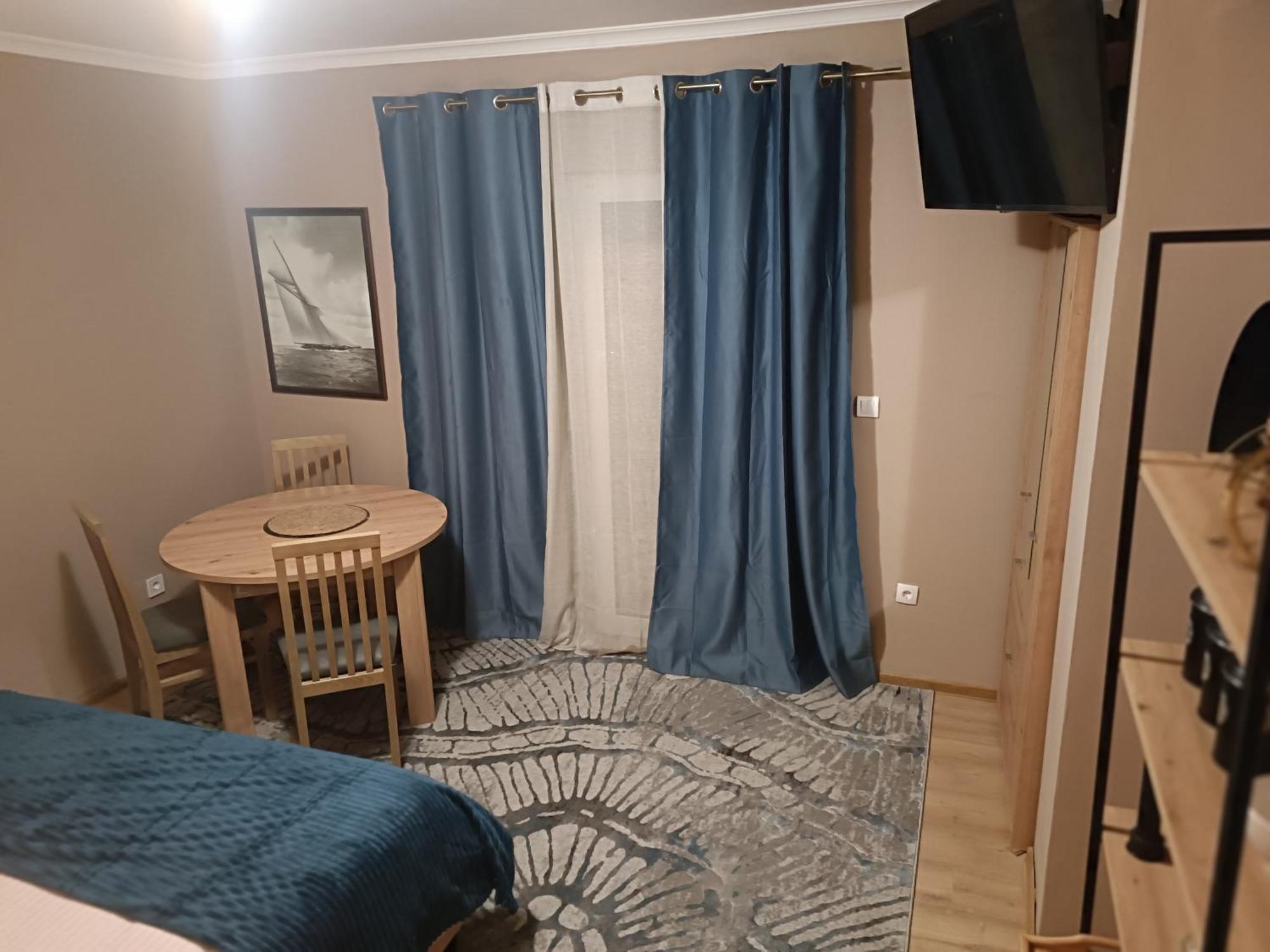 Hostel Anton Tivat Ngoại thất bức ảnh