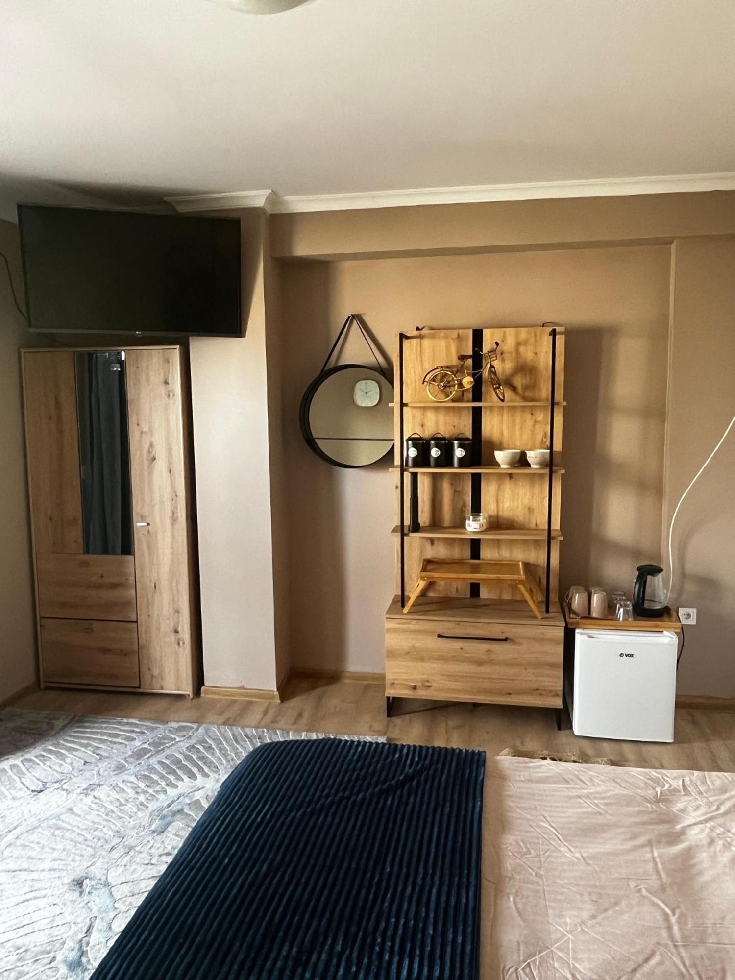 Hostel Anton Tivat Ngoại thất bức ảnh