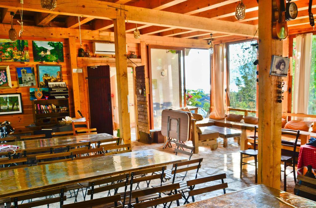 Hostel Anton Tivat Ngoại thất bức ảnh